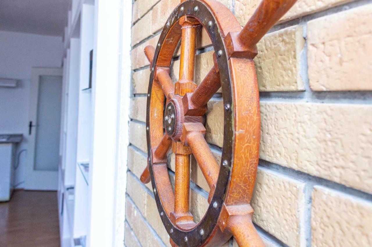 Apartman "Soba Sa Pogledom" Golubac Exterior photo
